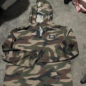 Vans Kids Green Camo windbreaker. Size large